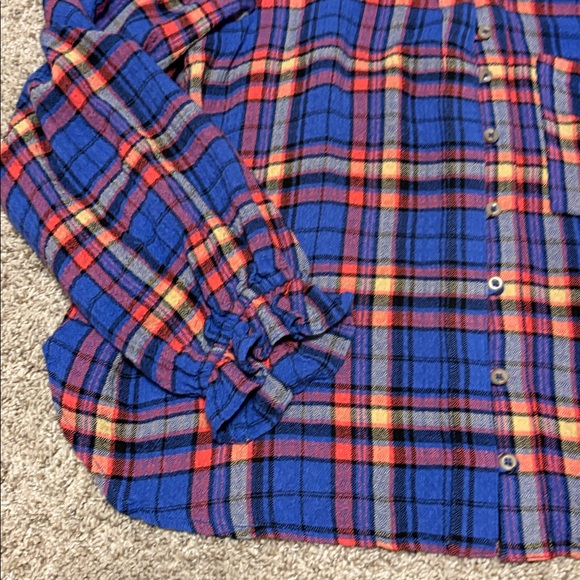 Anthropologie-The Hadley Relaxed Buttondown Shirt by Pilcro - Picture 2 of 6